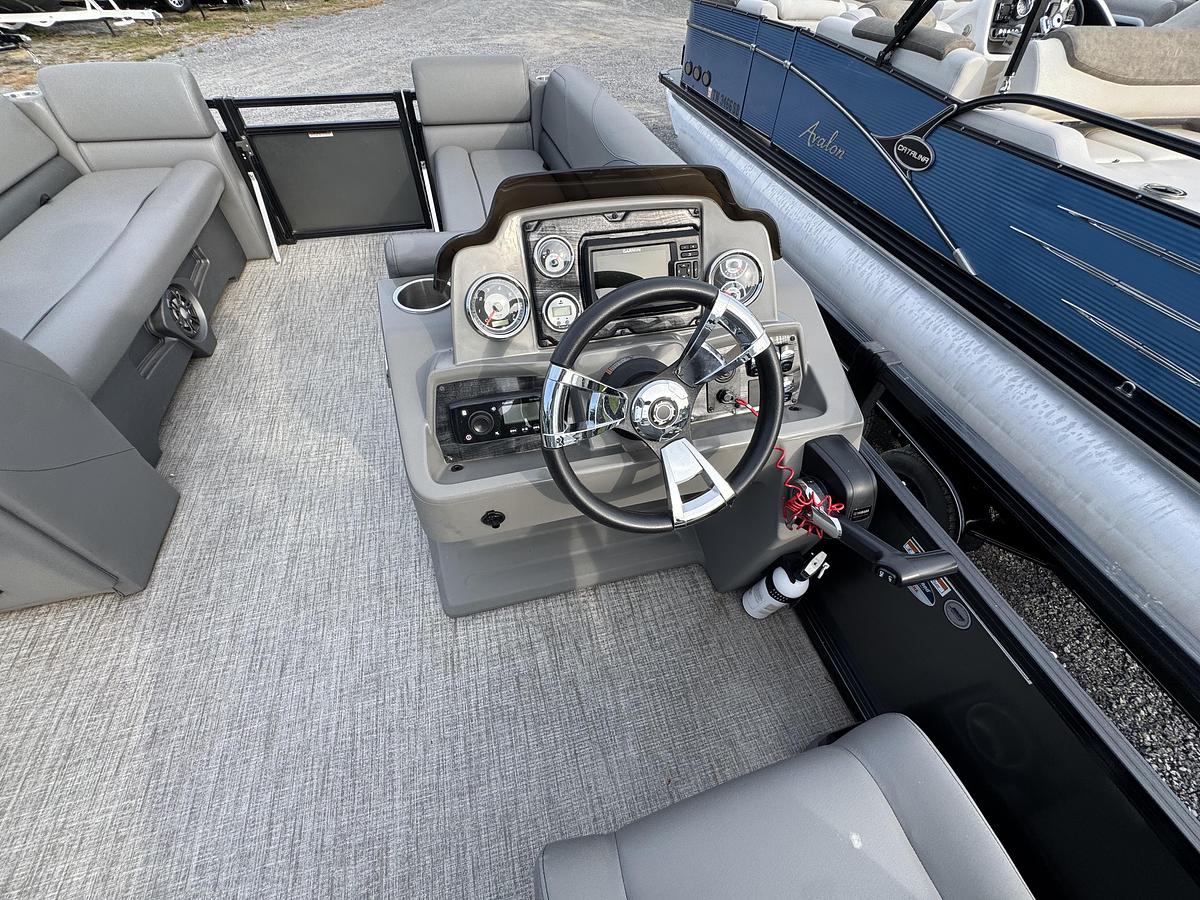 Used 2021 Avalon Venture 2280 QL