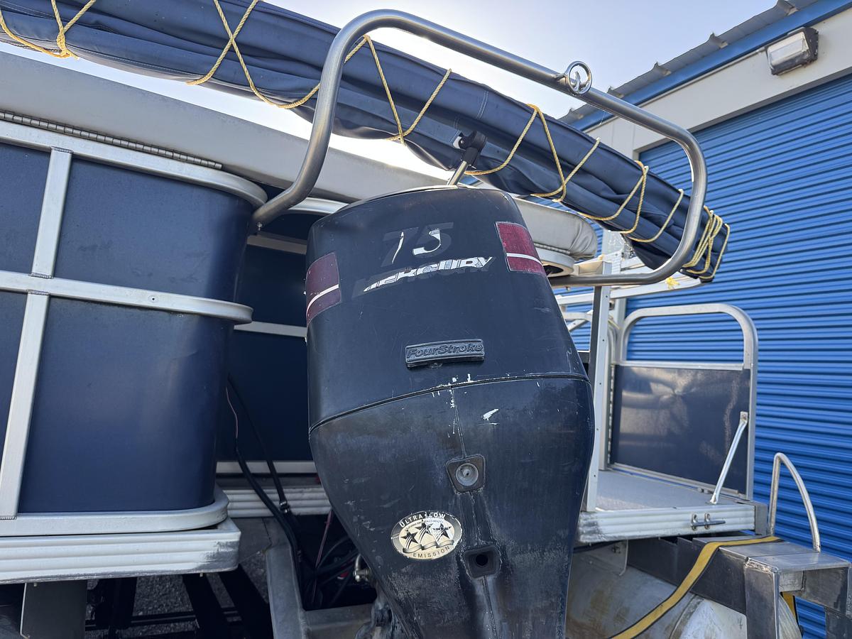 Used 1999 Crest 2200 DL
