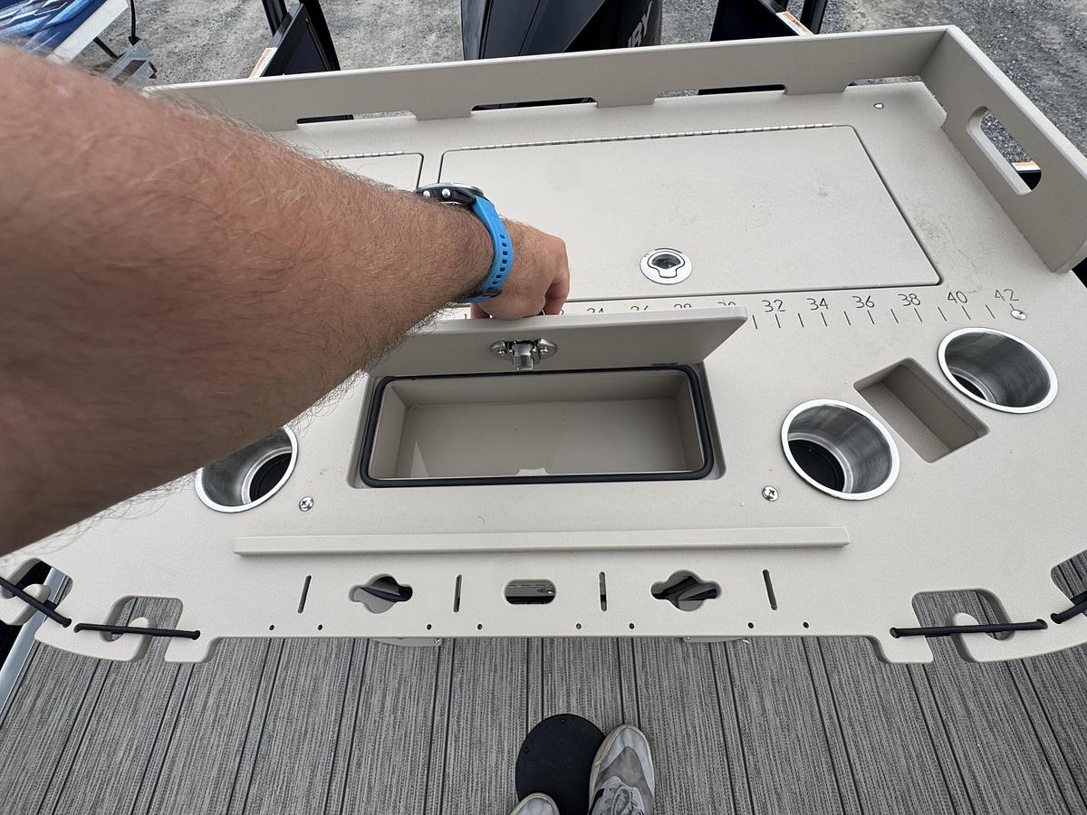 2026 Premier 230 SunSation Angler