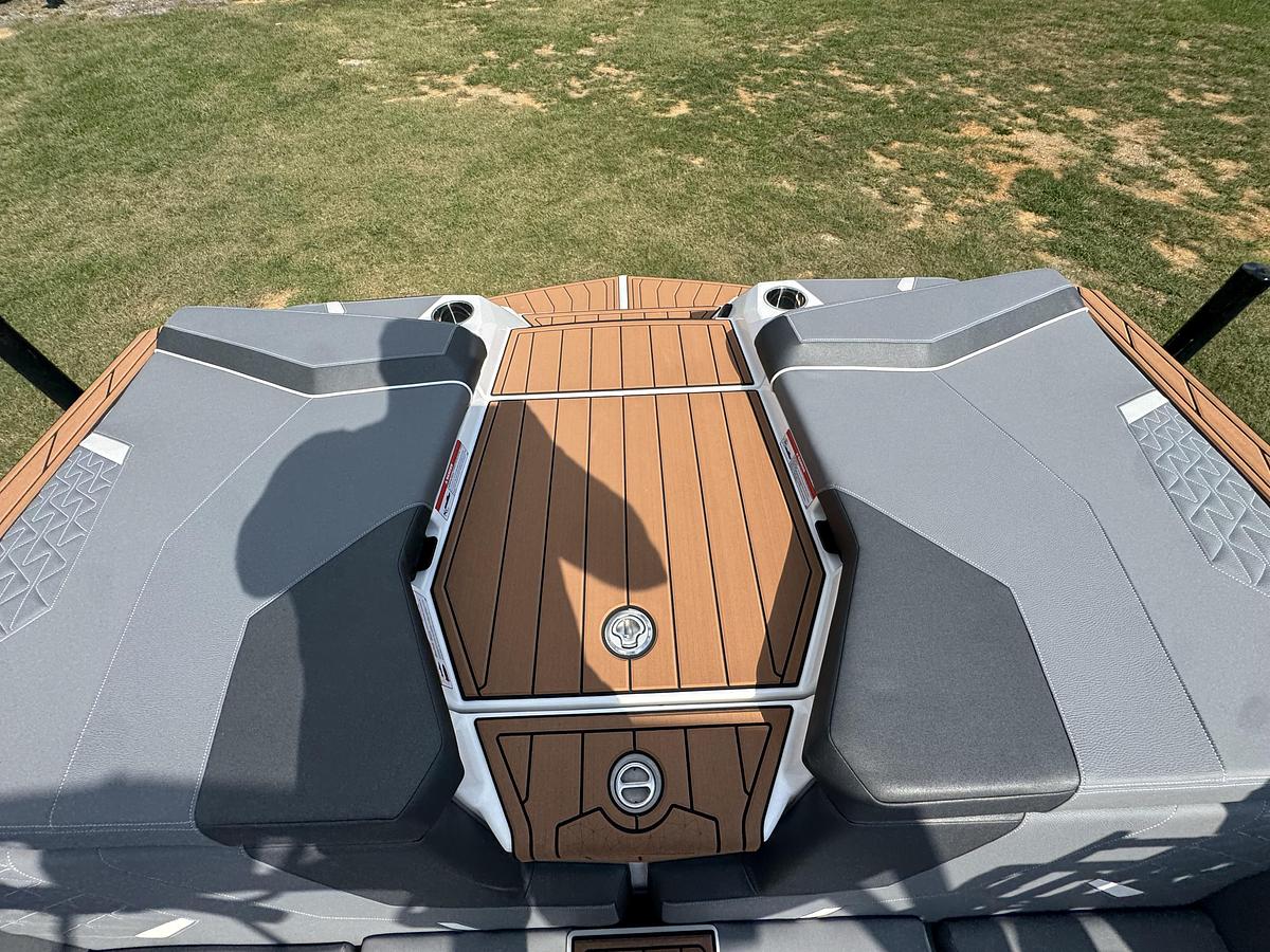2027 Nautique Super Air GS22