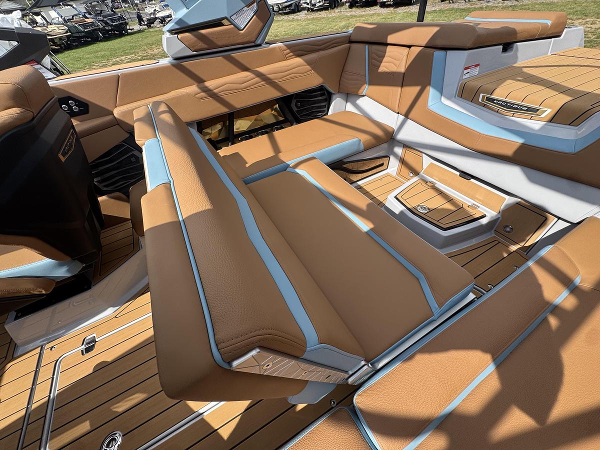 2027 Nautique Super Air Nautique G23