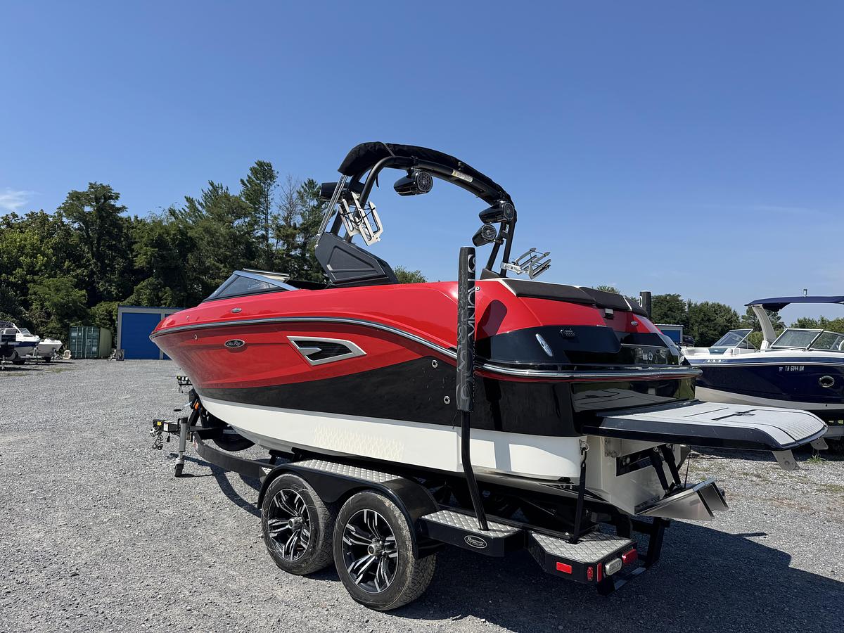 Used 2017 Sea Ray 230 SLX W