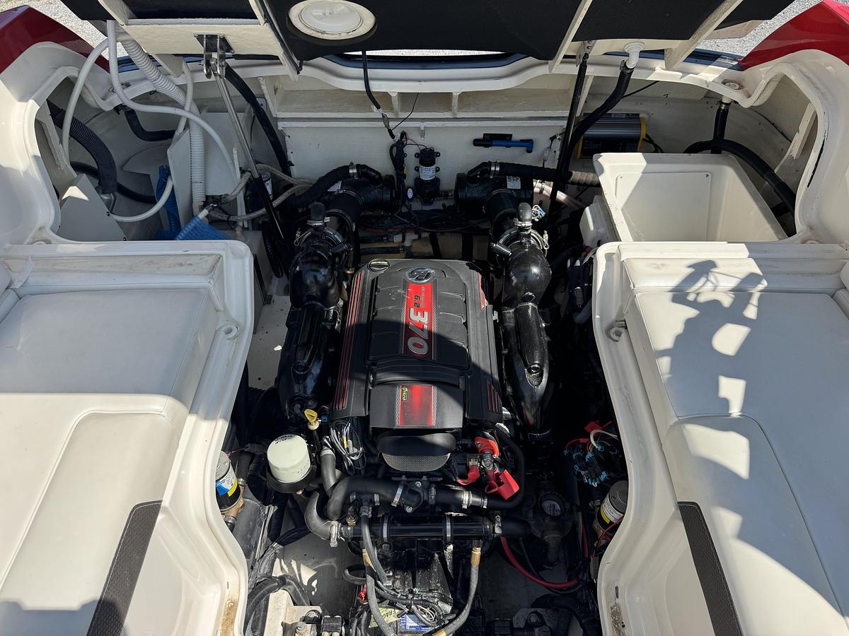 Used 2017 Sea Ray 230 SLX W