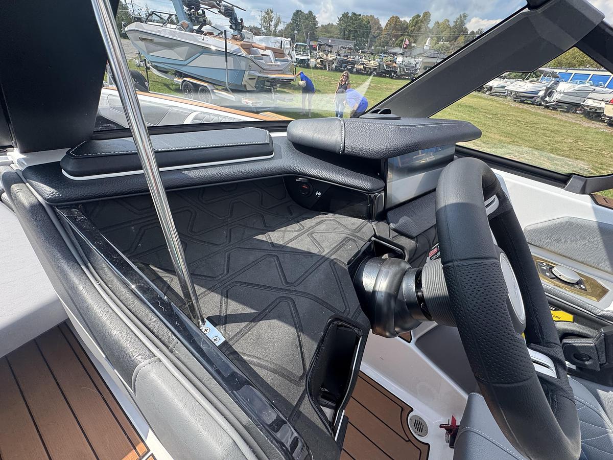2027 Nautique Super Air GS22