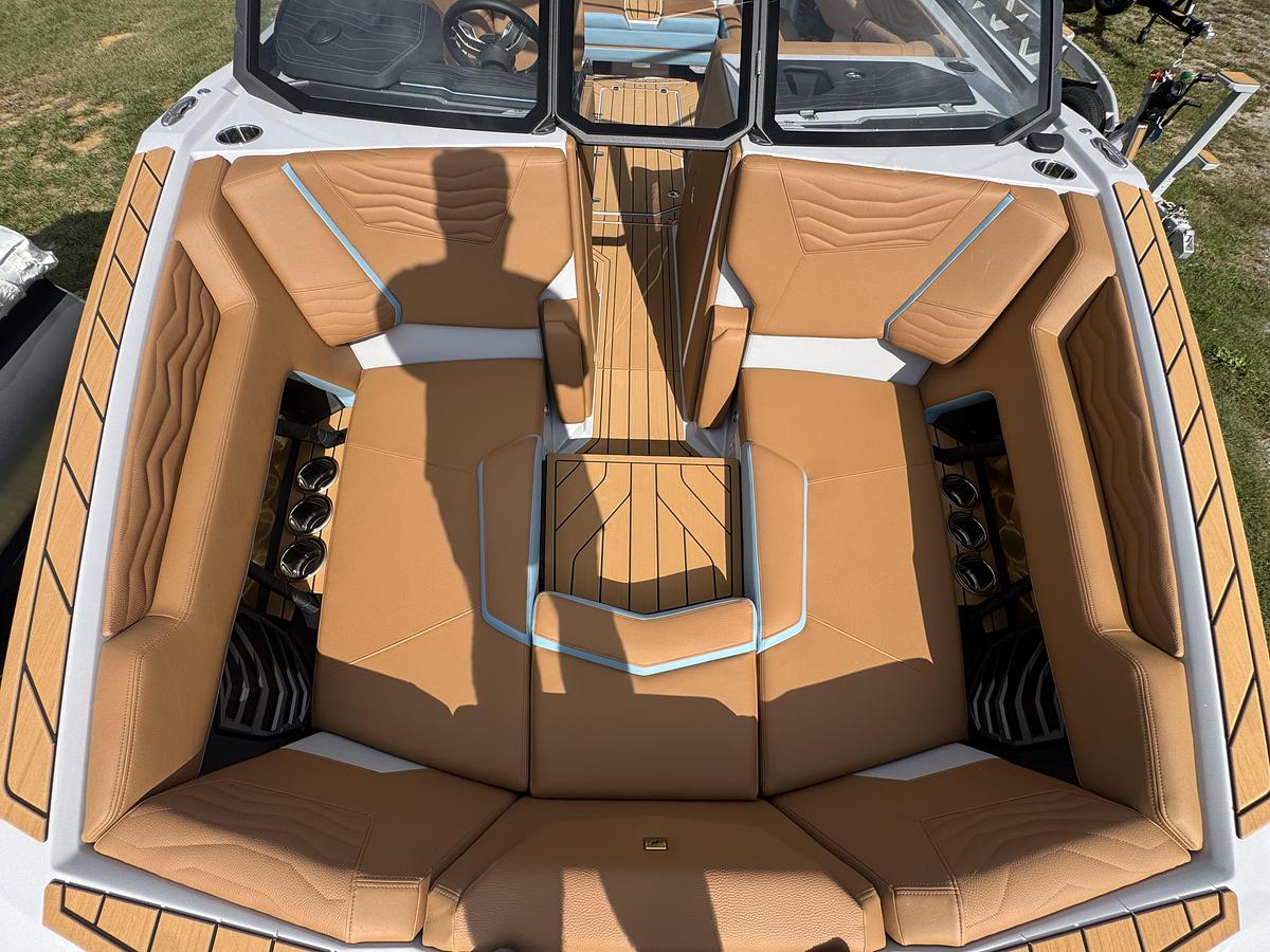 2027 Nautique Super Air Nautique G23