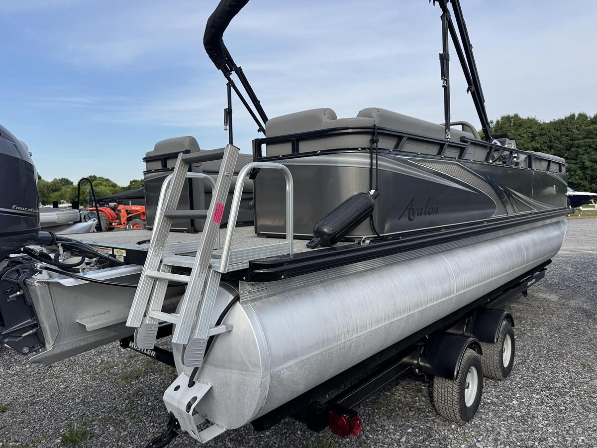 Used 2021 Avalon Venture 2280 QL