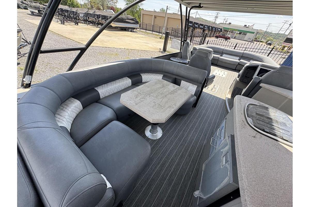 2025 Premier Escalante 330