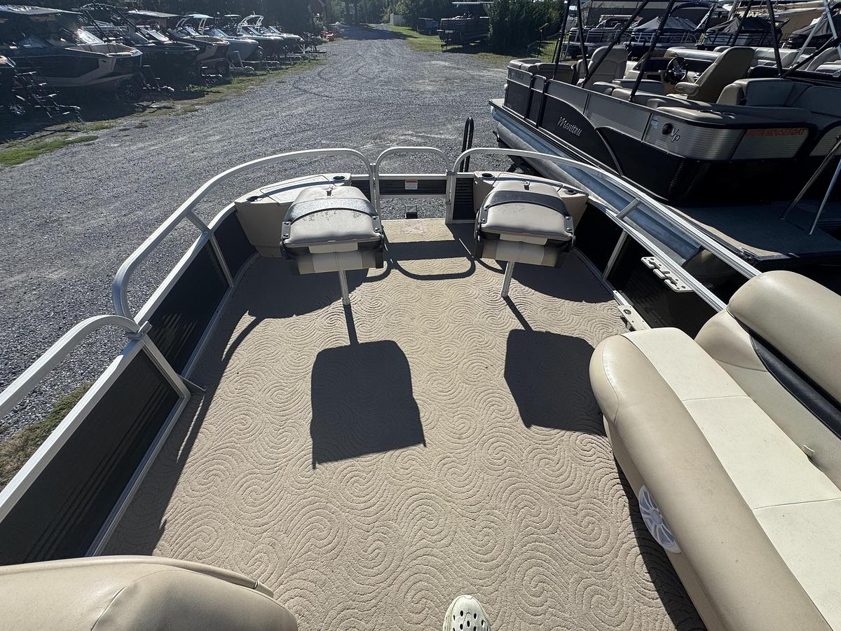 Used 2013 Sun Tracker Fishing Barge 24 DLX