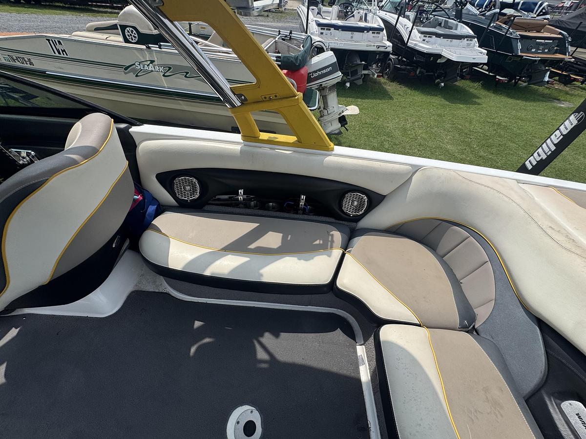Used 2012 Malibu Wakesetter LSV