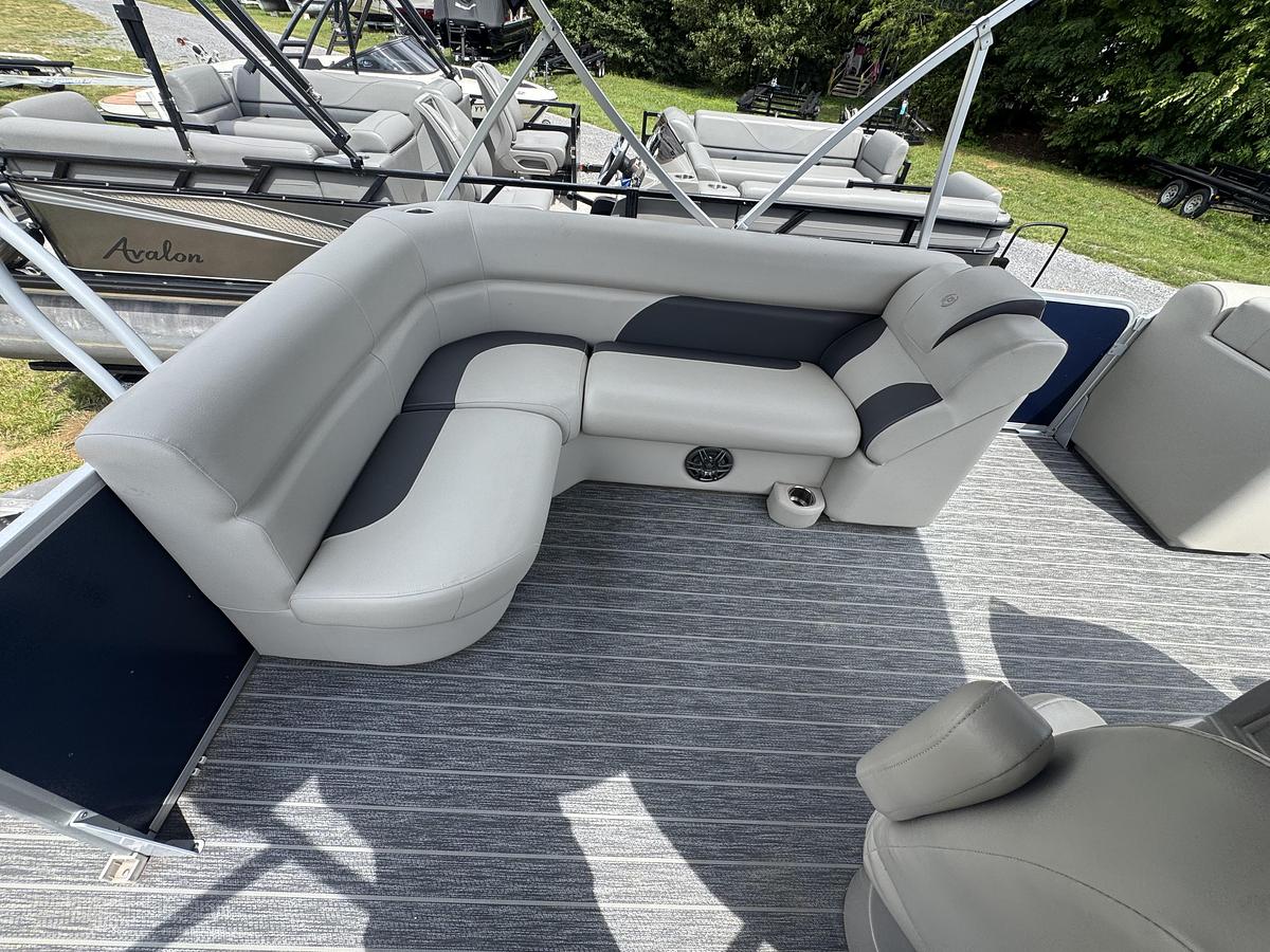 Used 2022 Premier Sunspree RE 230 CL