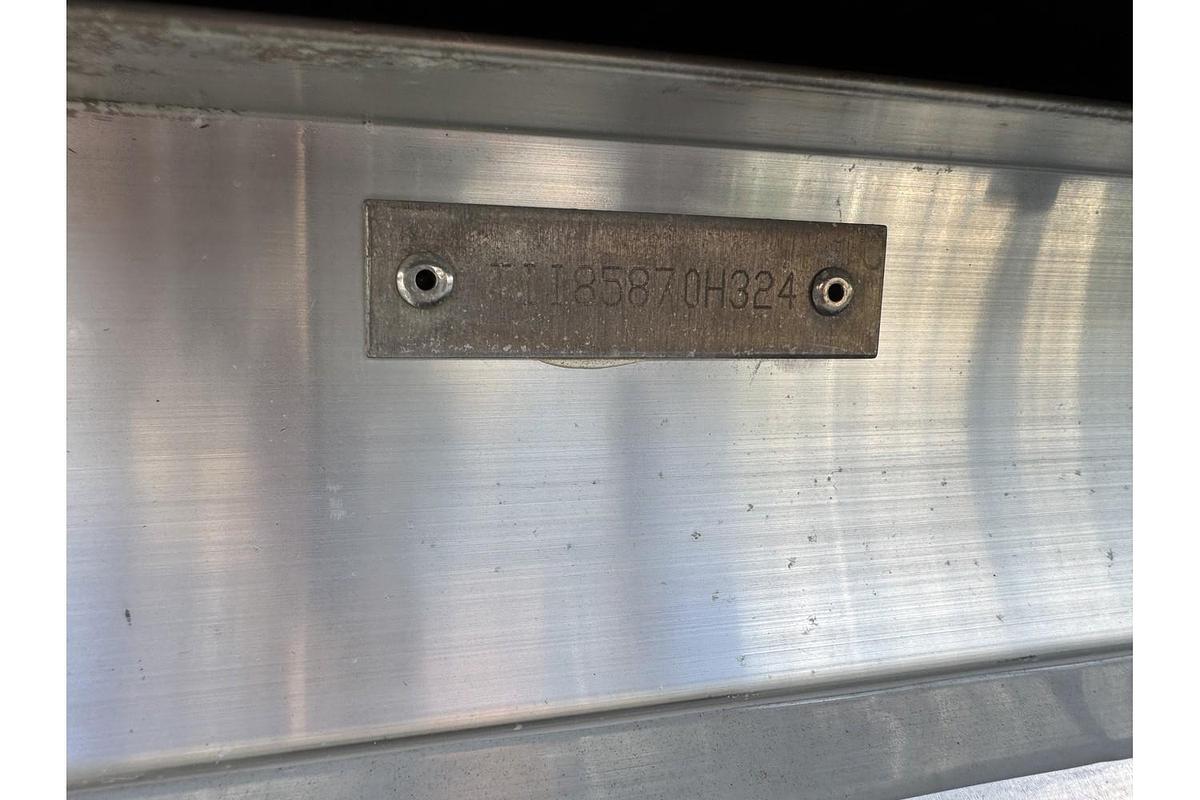 2024 Manitou XT 27 Split Rear Windshield (Srw)