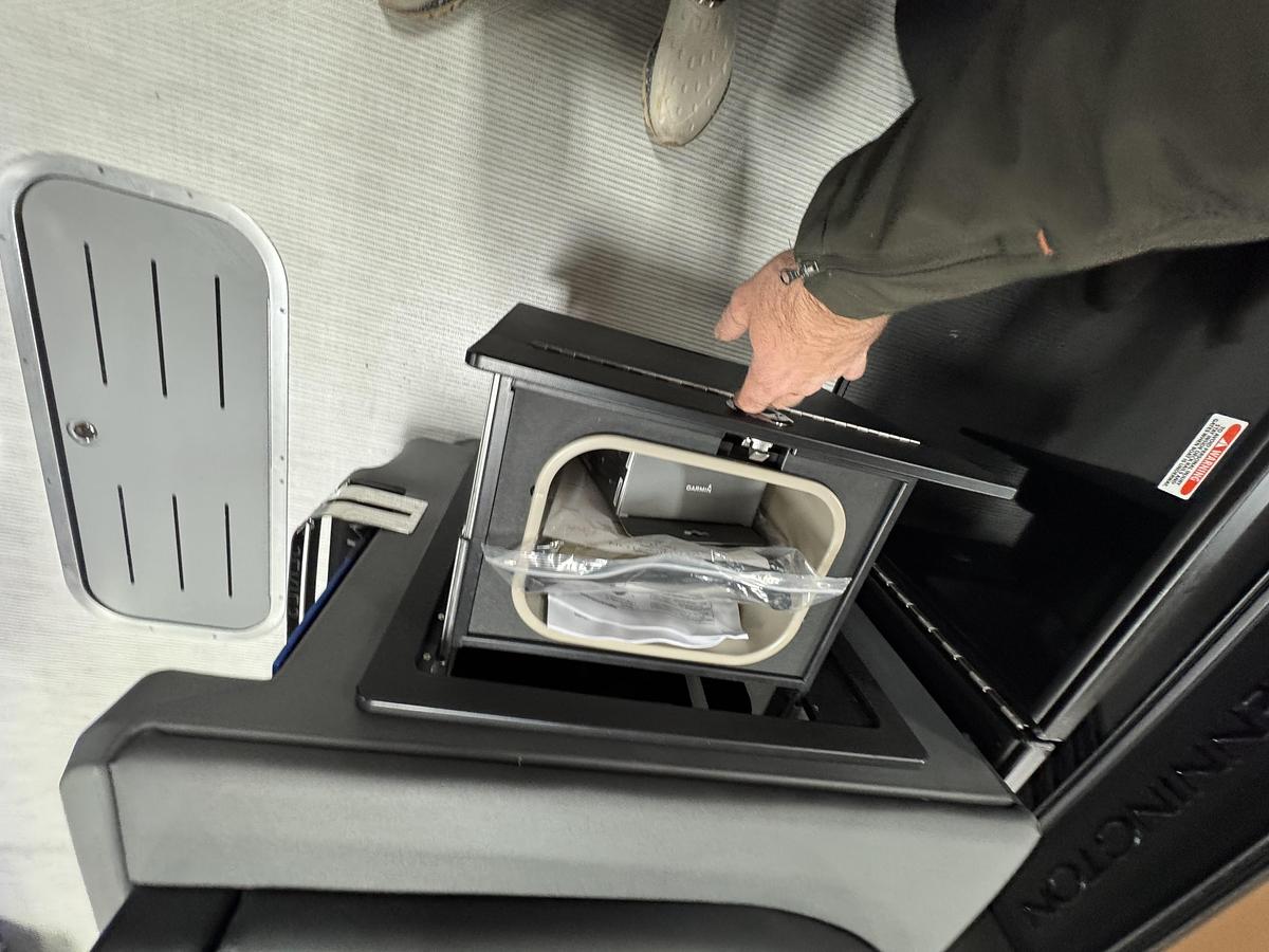 2026 Bennington 24 MSB Sport