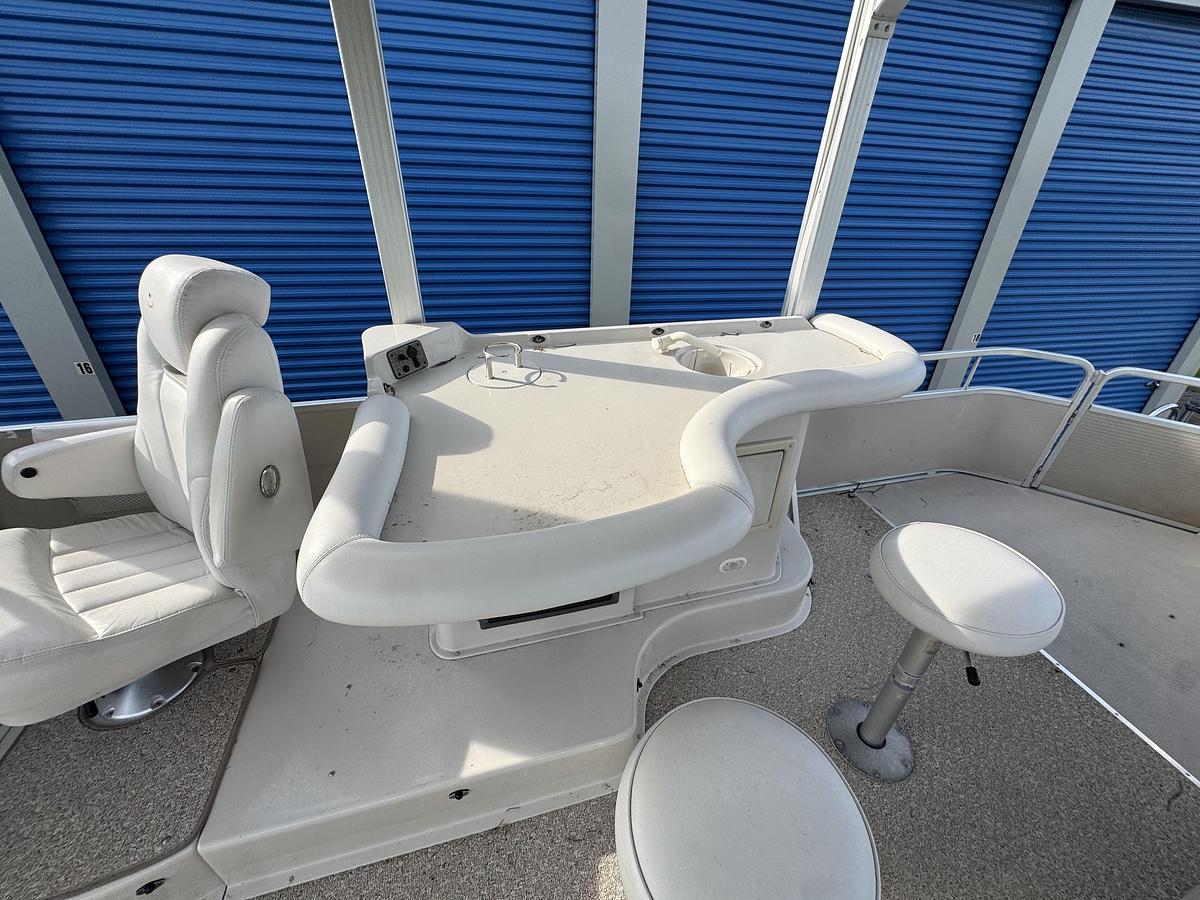 Used 2005 Premier 310 Boundary Waters UD