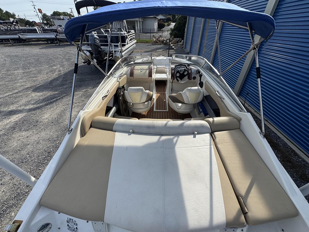 Used 2005 Larson LXI 208