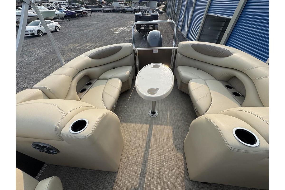 Used 2017 Sylvan Mirage Cruise 8522 LZ