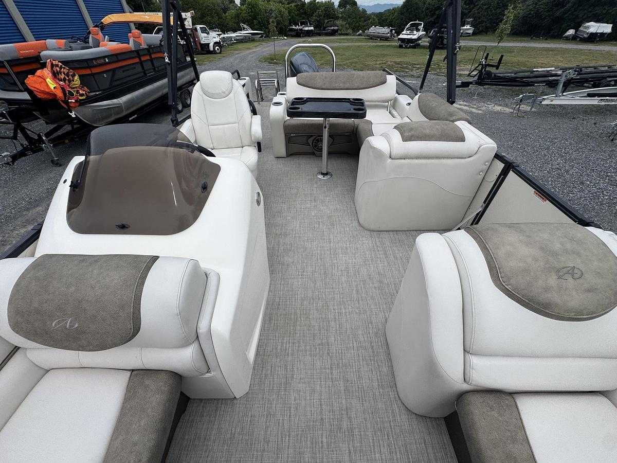 2019 Avalon Catalina 2385 VRB Avalon Catalina 2385 VRB