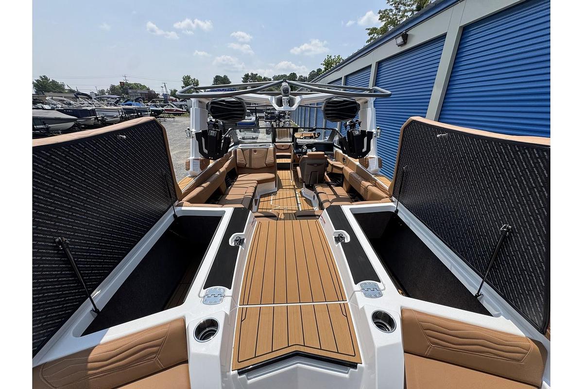 Used 2025 Nautique Super Air G G23