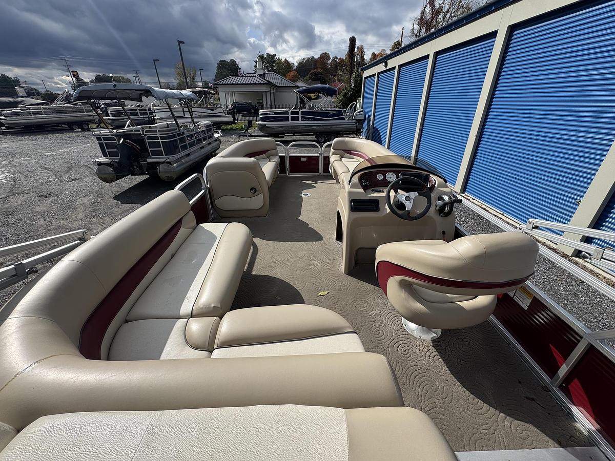 Used 2013 Sun Tracker Party Barge 22 DLX