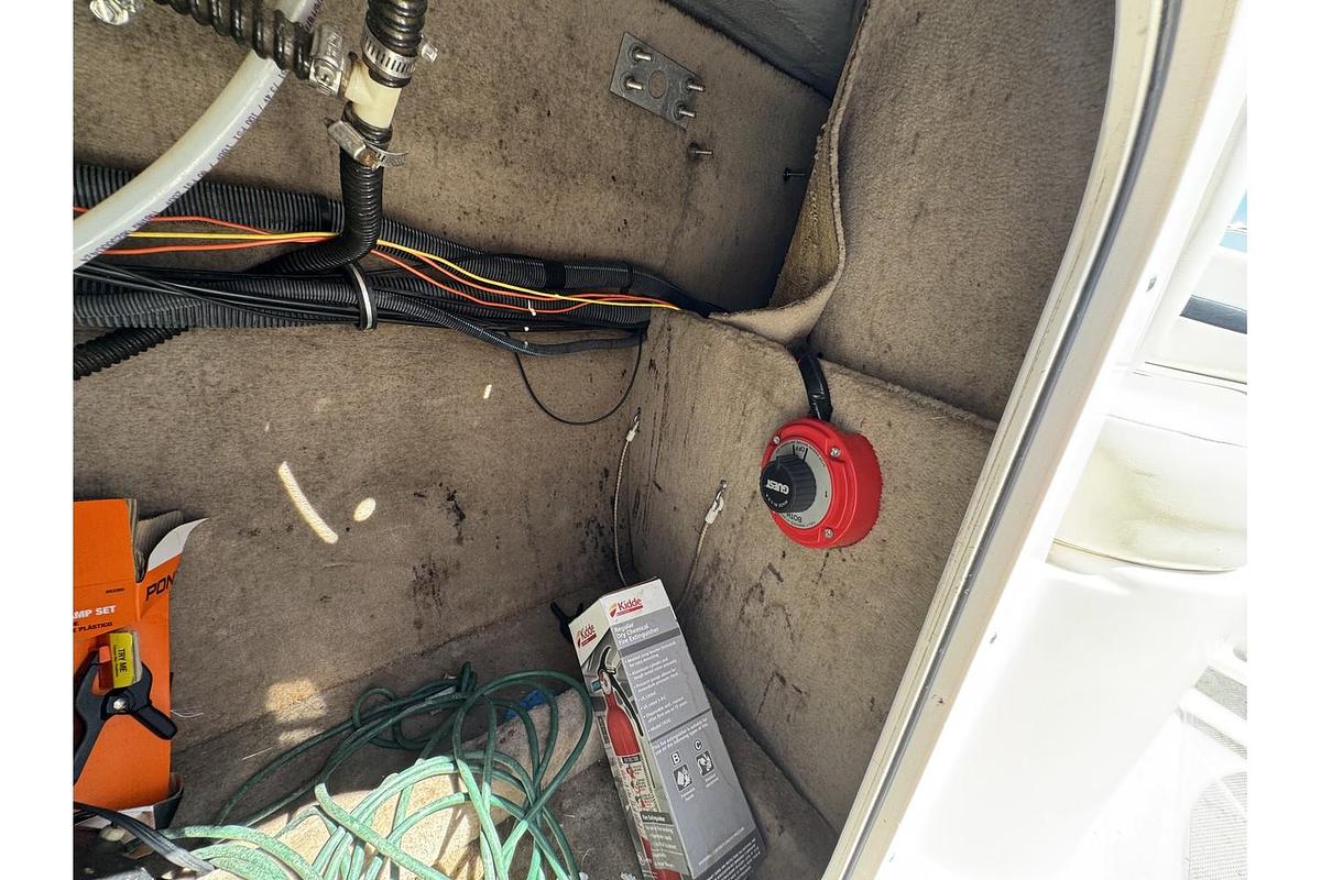 Used 2001 Chaparral Sunesta 263