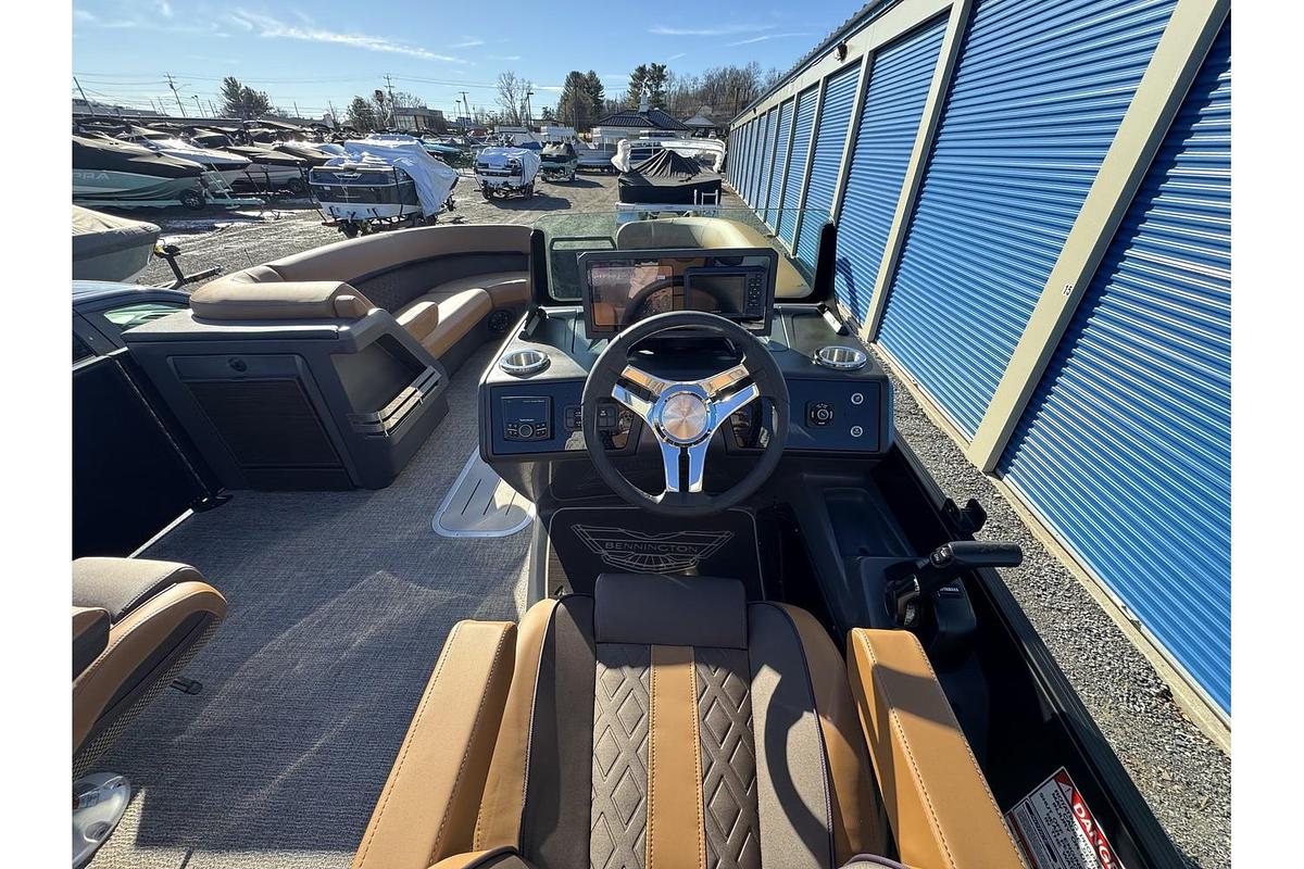 2025 Bennington 24 M Swingback
