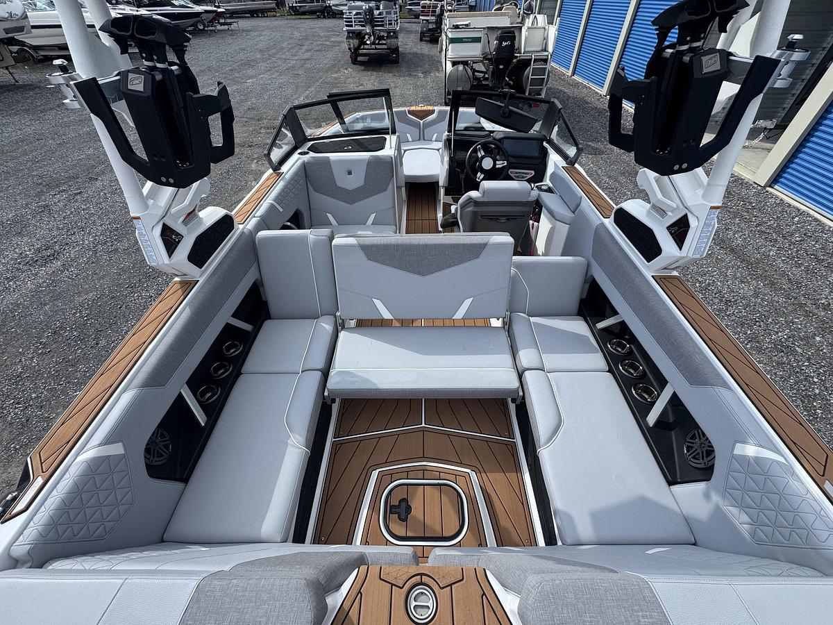 Used 2025 Nautique Super Air GS22