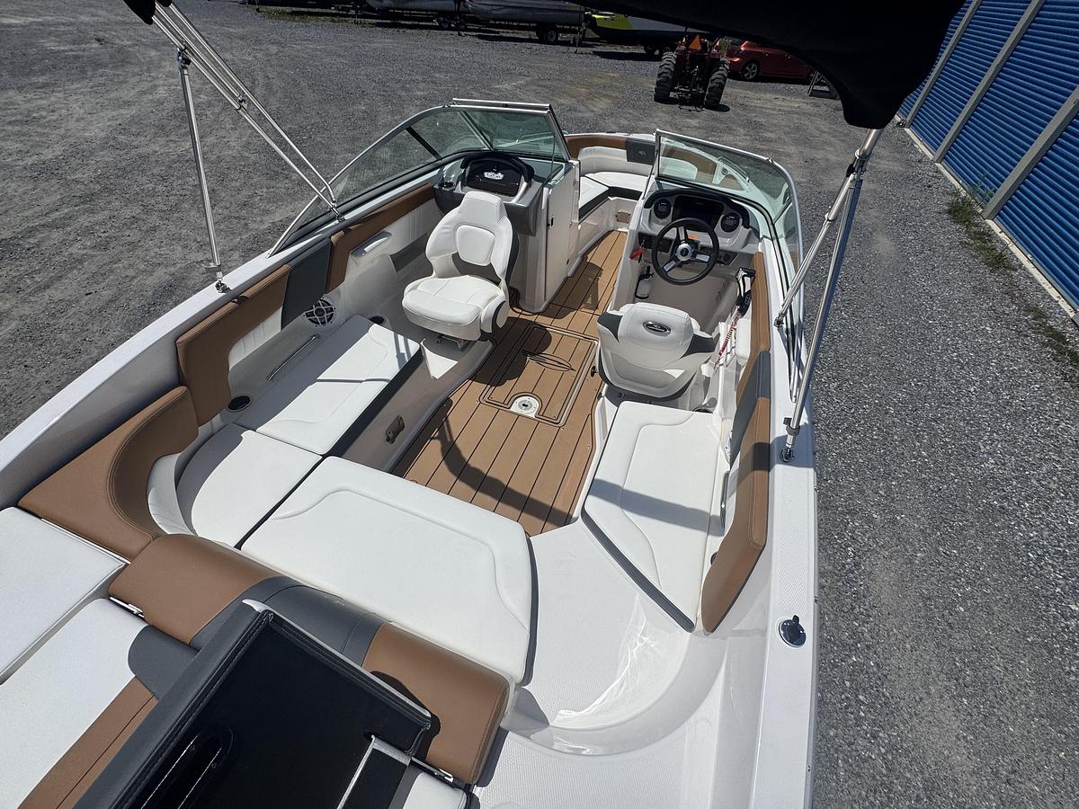 Used 2023 Chaparral 23 SSI Outboard