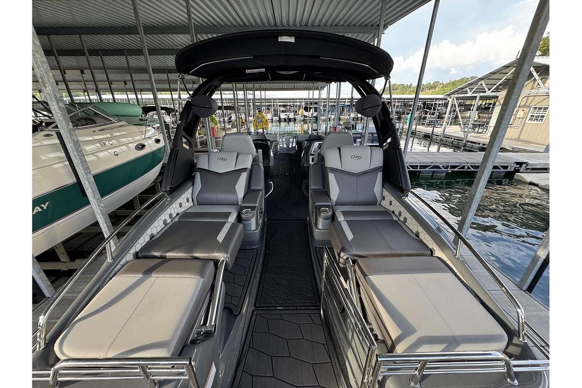 2024 Manitou XT 27 Split Rear Windshield (Srw)