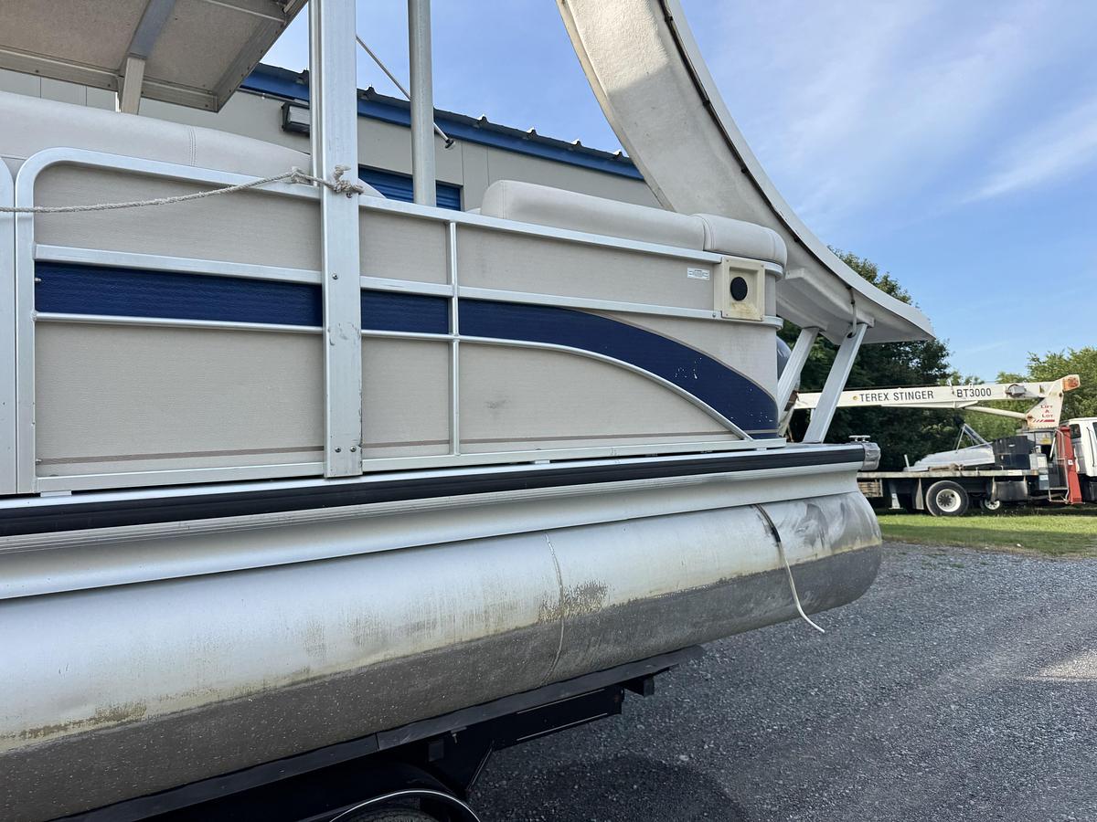 Used 2005 Premier 310 Boundary Waters UD