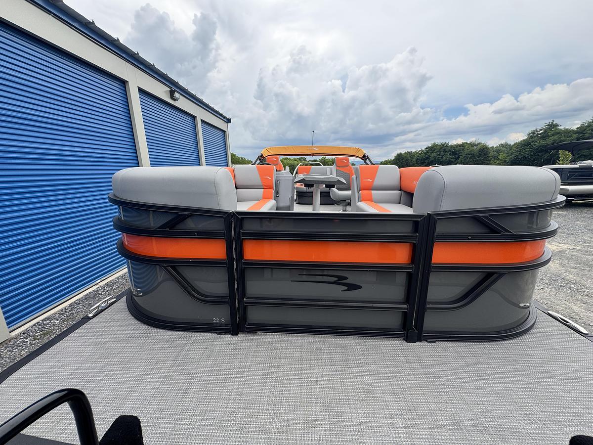 Used 2023 Bennington 22 SSB-SPS