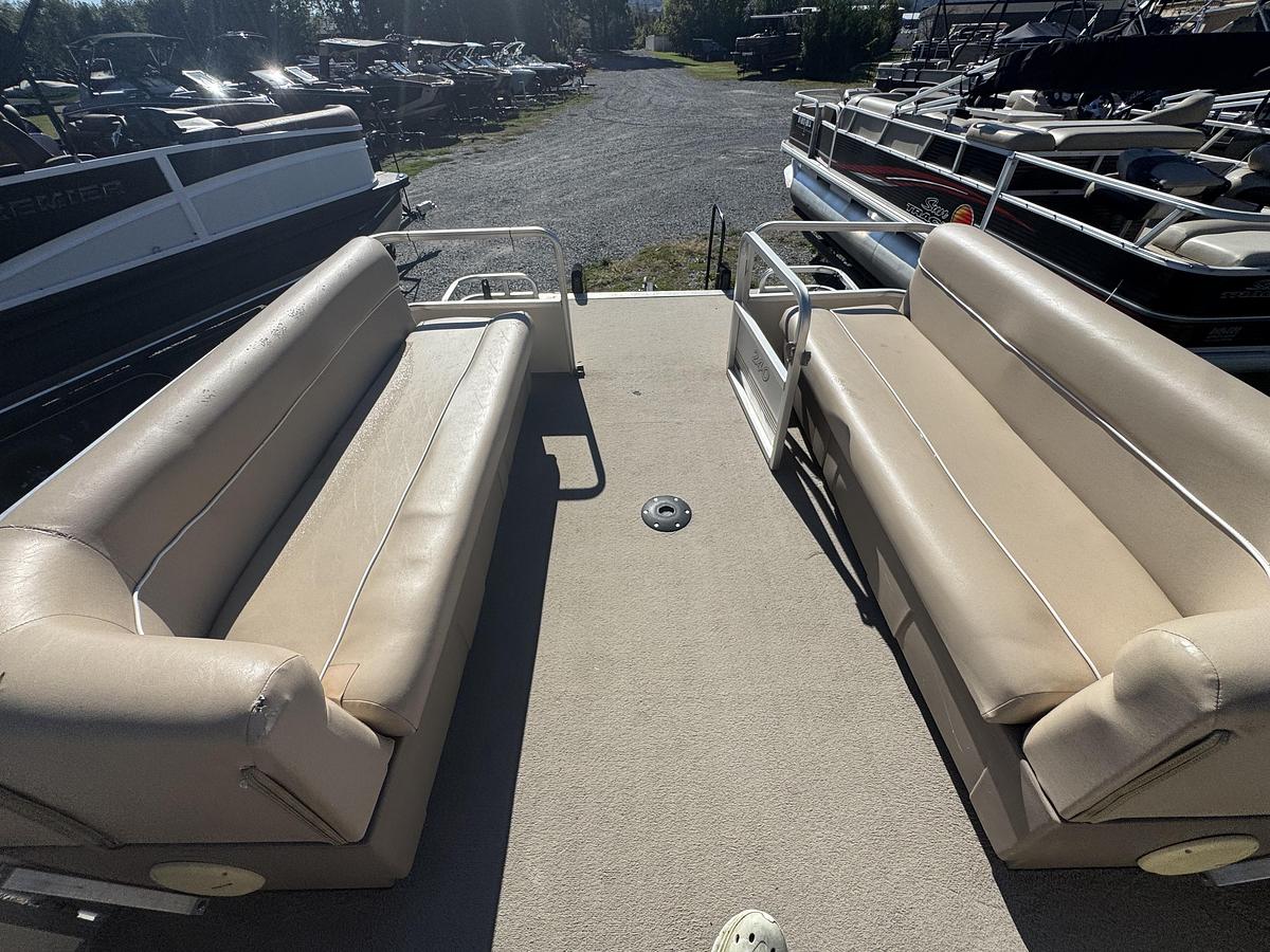 Used 2002 Sun Tracker 240 Party Barge