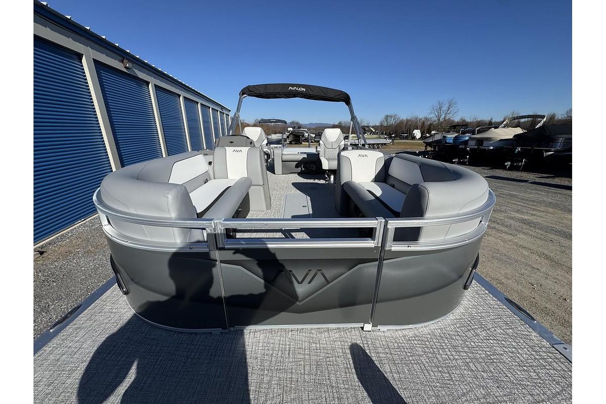 2025 Avalon Venter 85 Versatile Rear Bench
