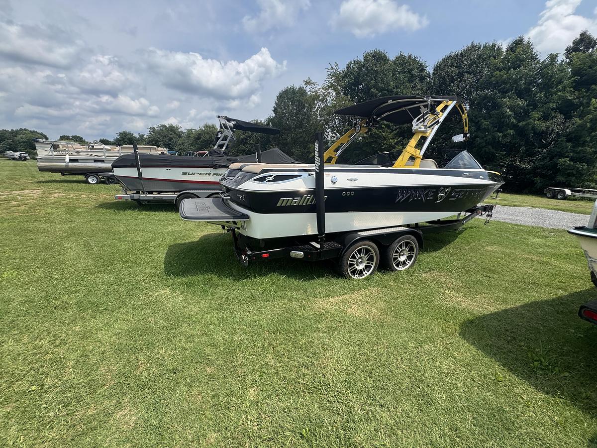 Used 2012 Malibu Wakesetter LSV