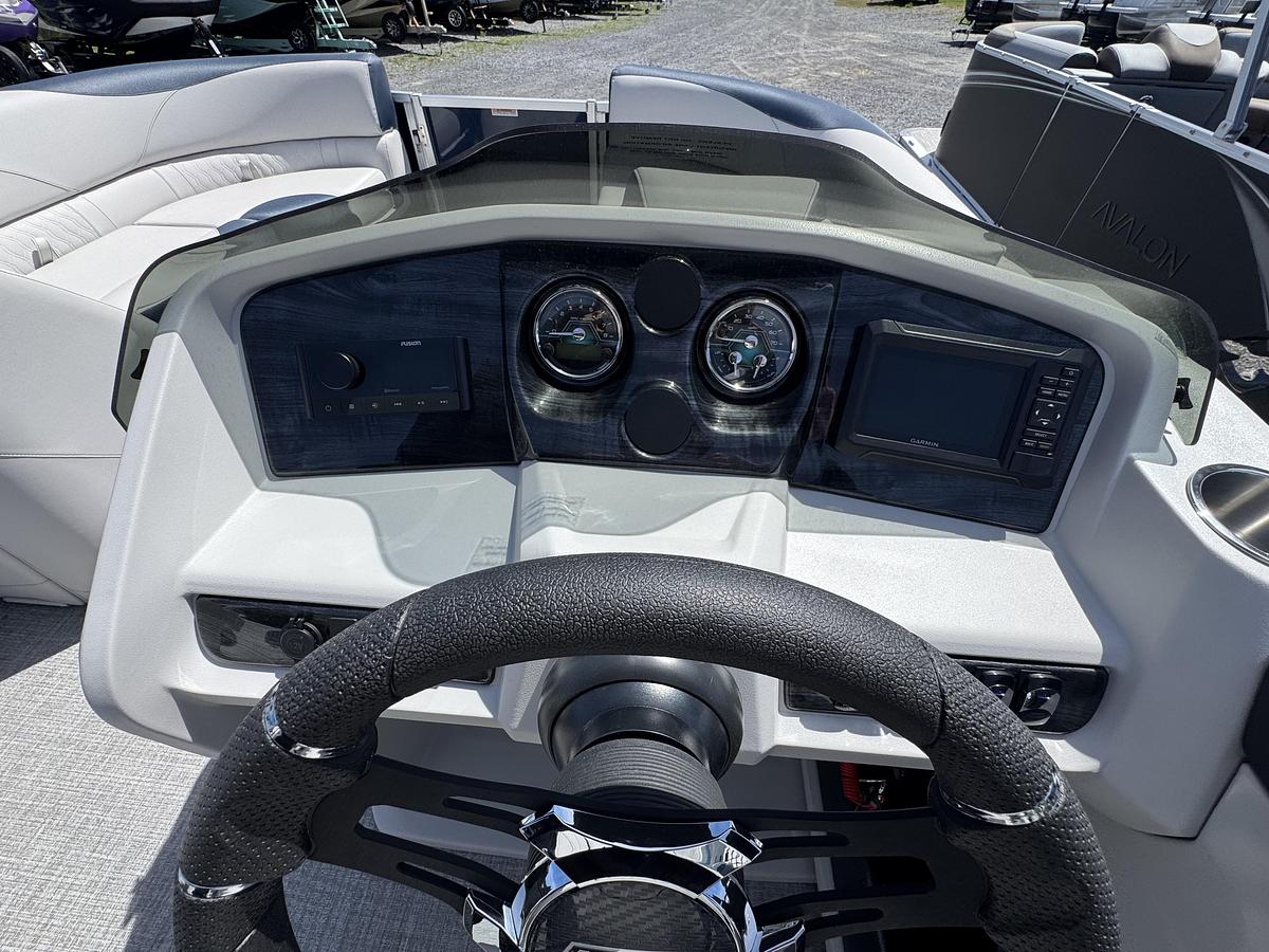 2026 Avalon 23 LSZ QLS