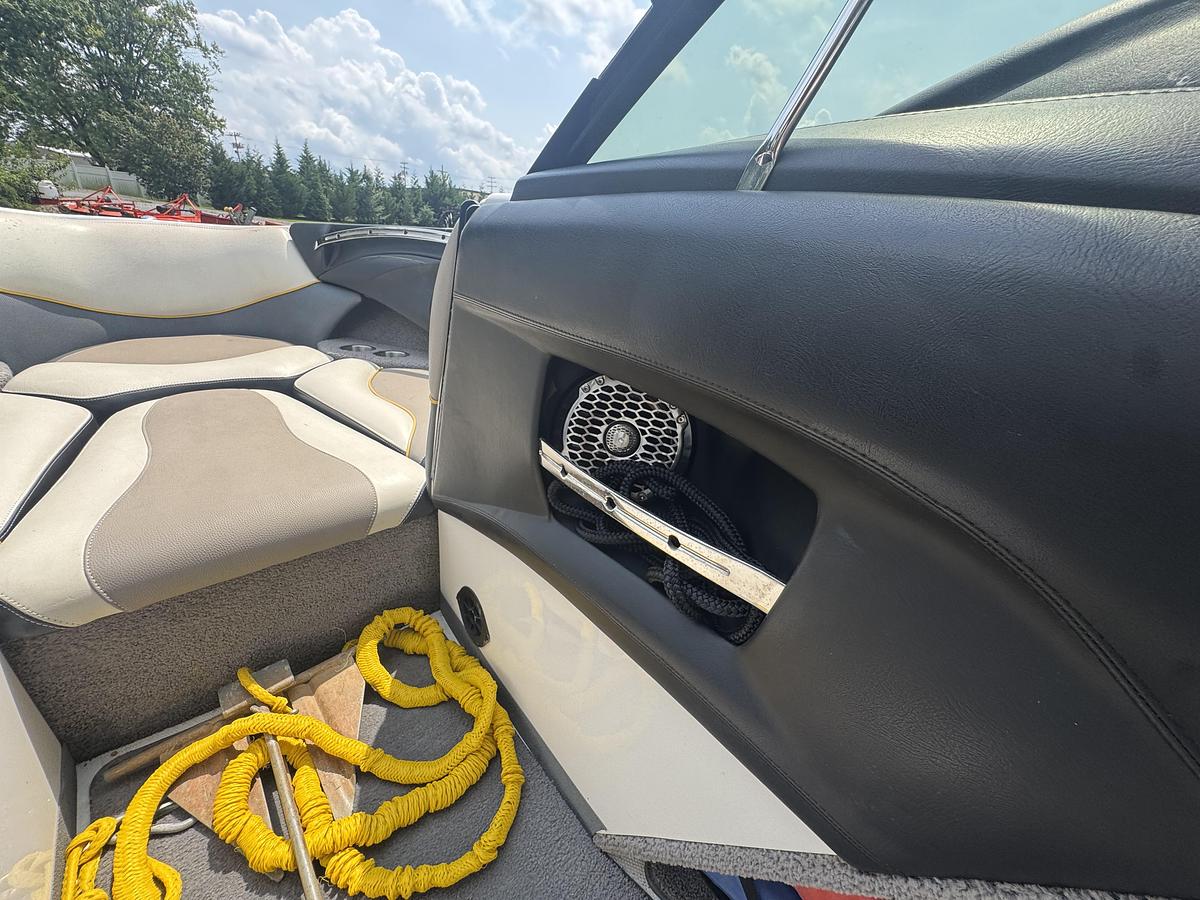 Used 2012 Malibu Wakesetter LSV