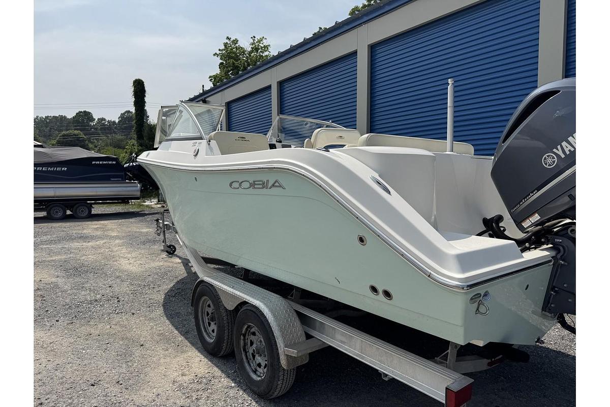 Used 2021 Cobia 220 DC