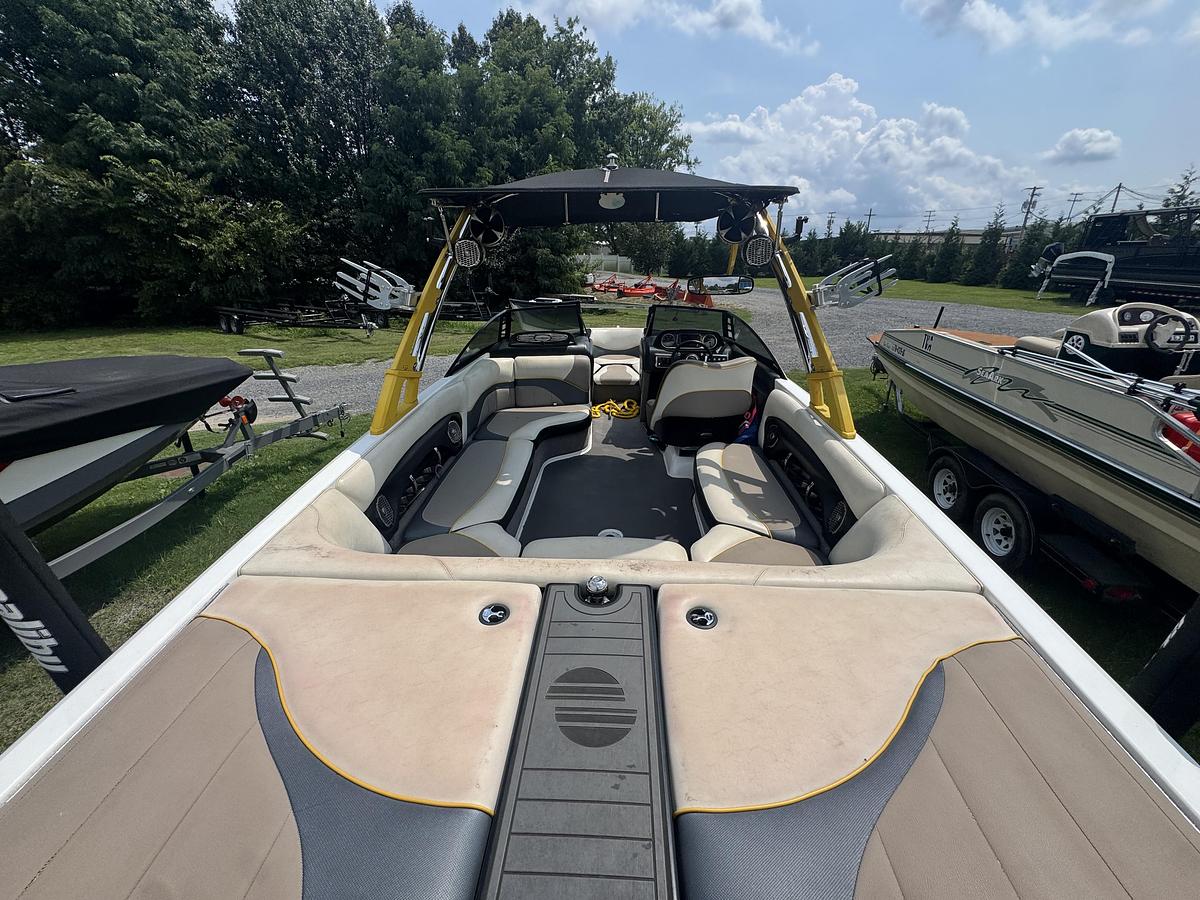 Used 2012 Malibu Wakesetter LSV