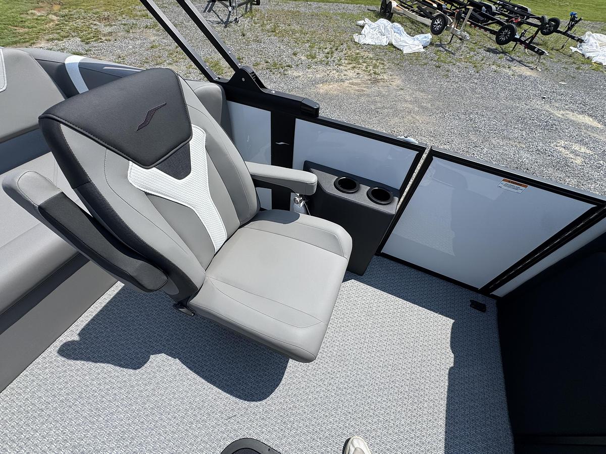2027 Evotti 521CS 23.5 ft.