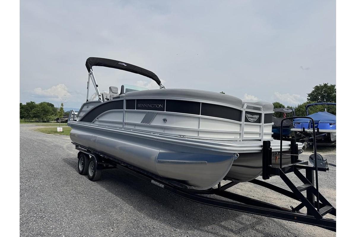 2025 Bennington M Series 22 ML