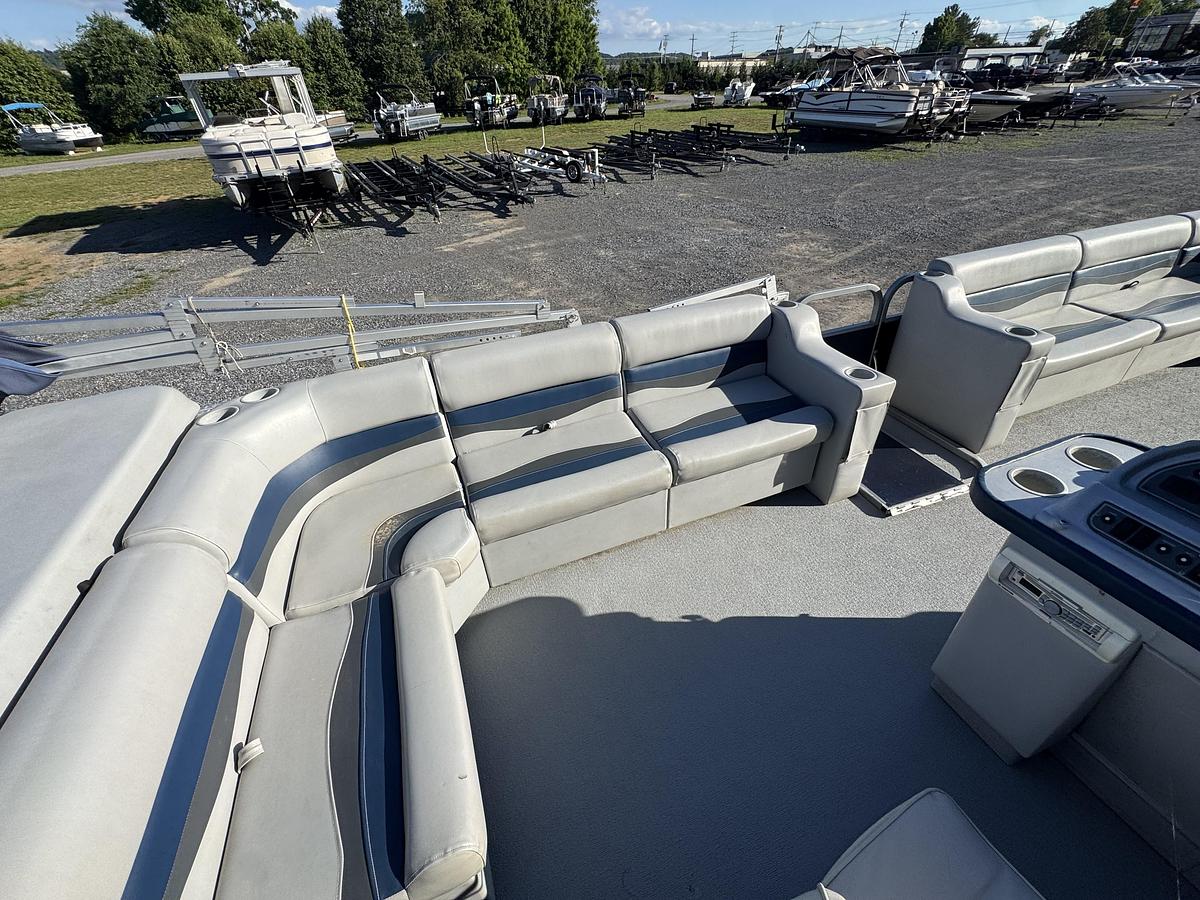 Used 1999 Crest 2200 DL