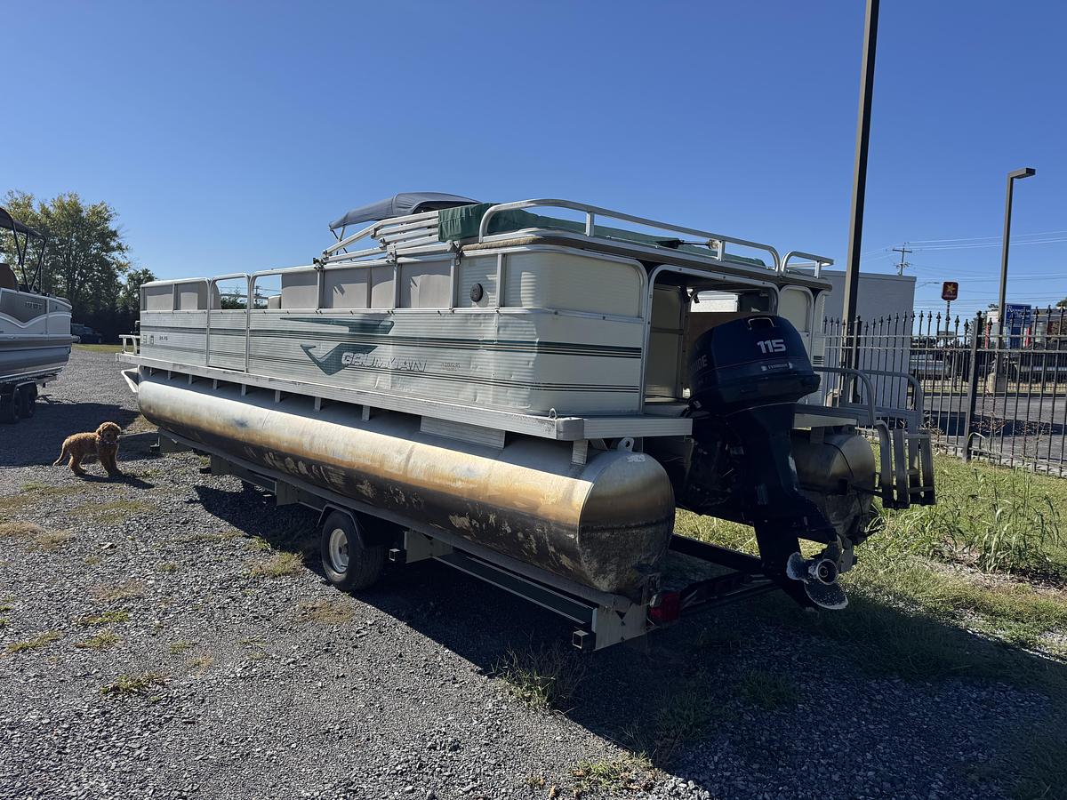 Used 1998 Grumman (Lowe) Fun Ship