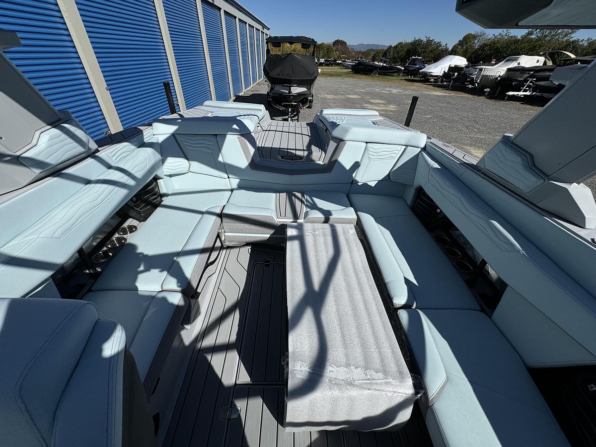 Used 2025 Nautique Super Air G G23