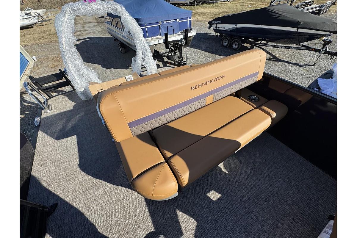 2025 Bennington 24 M Swingback