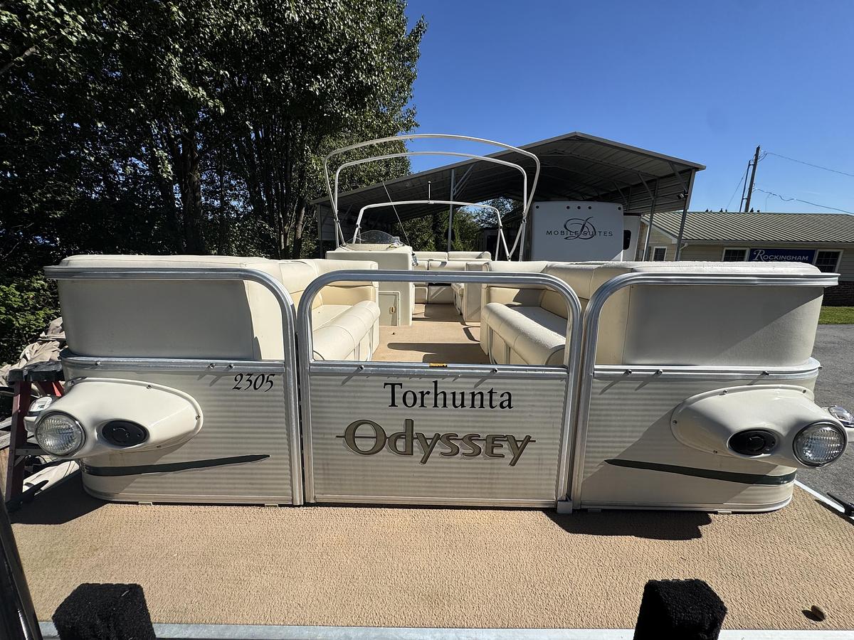 Used 2004 Odyssey 2305 MILLENNIUM