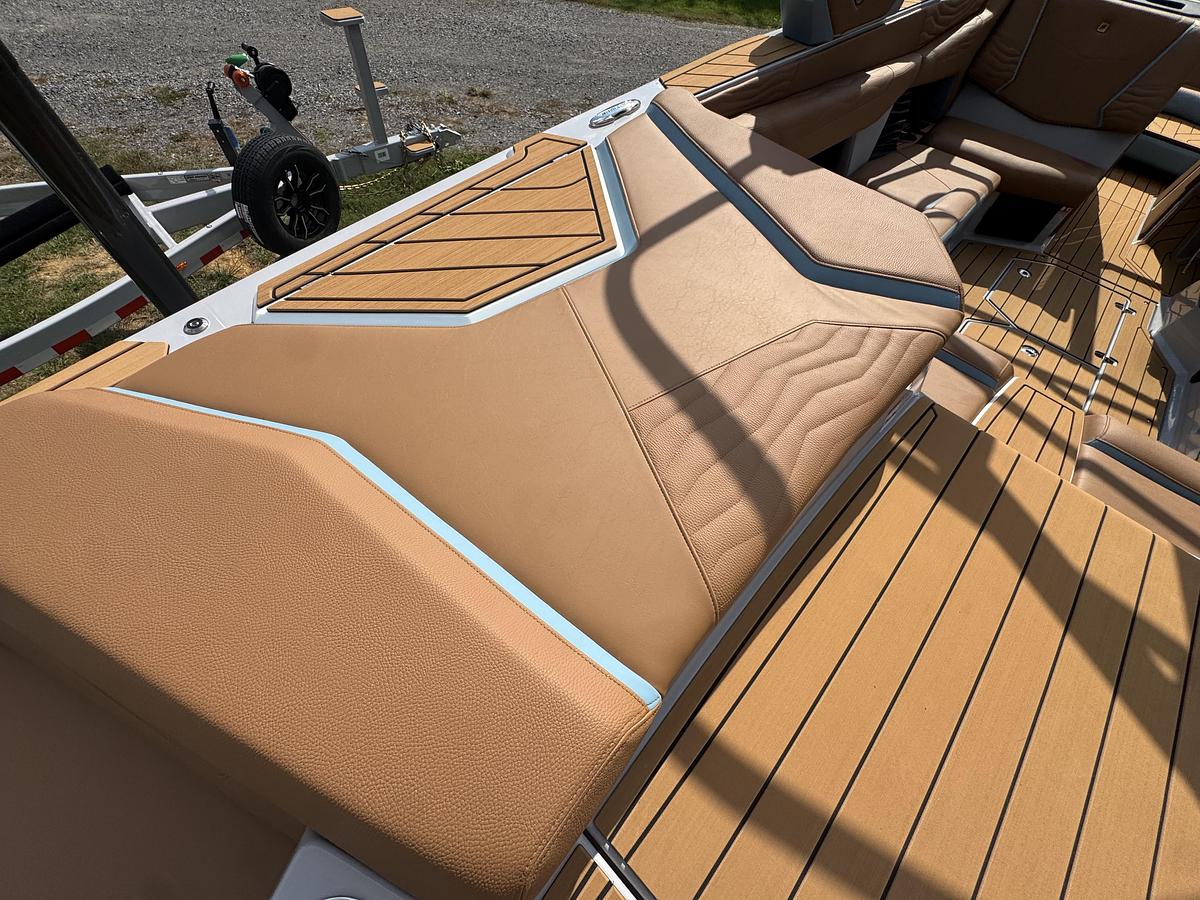 2027 Nautique Super Air Nautique G23