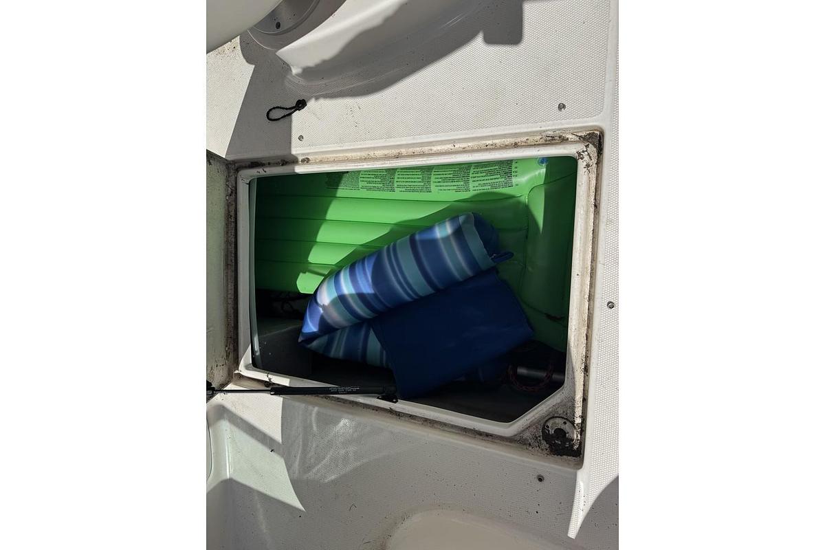 Used 2001 Chaparral Sunesta 263