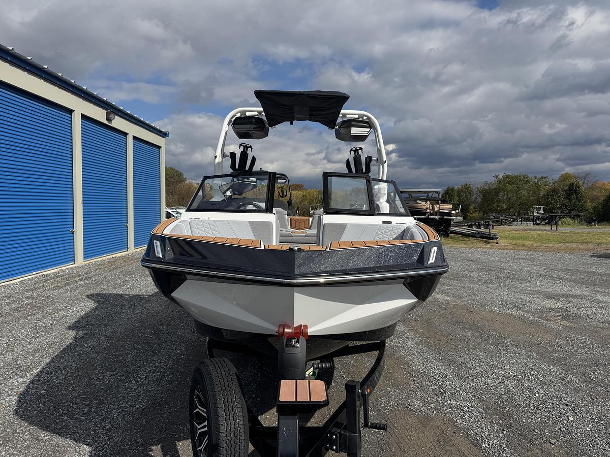 Used 2025 Nautique Super Air GS22