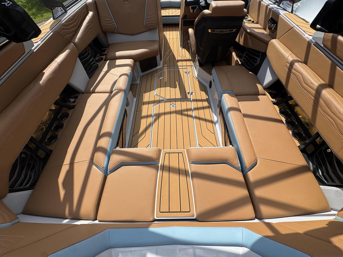2027 Nautique Super Air Nautique G23