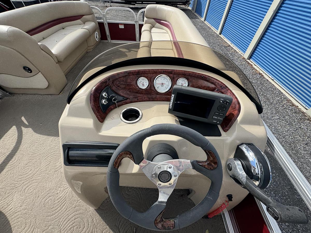 Used 2013 Sun Tracker Party Barge 22 DLX