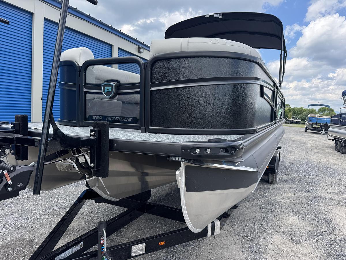 2026 Premier 250 Intrigue RLO