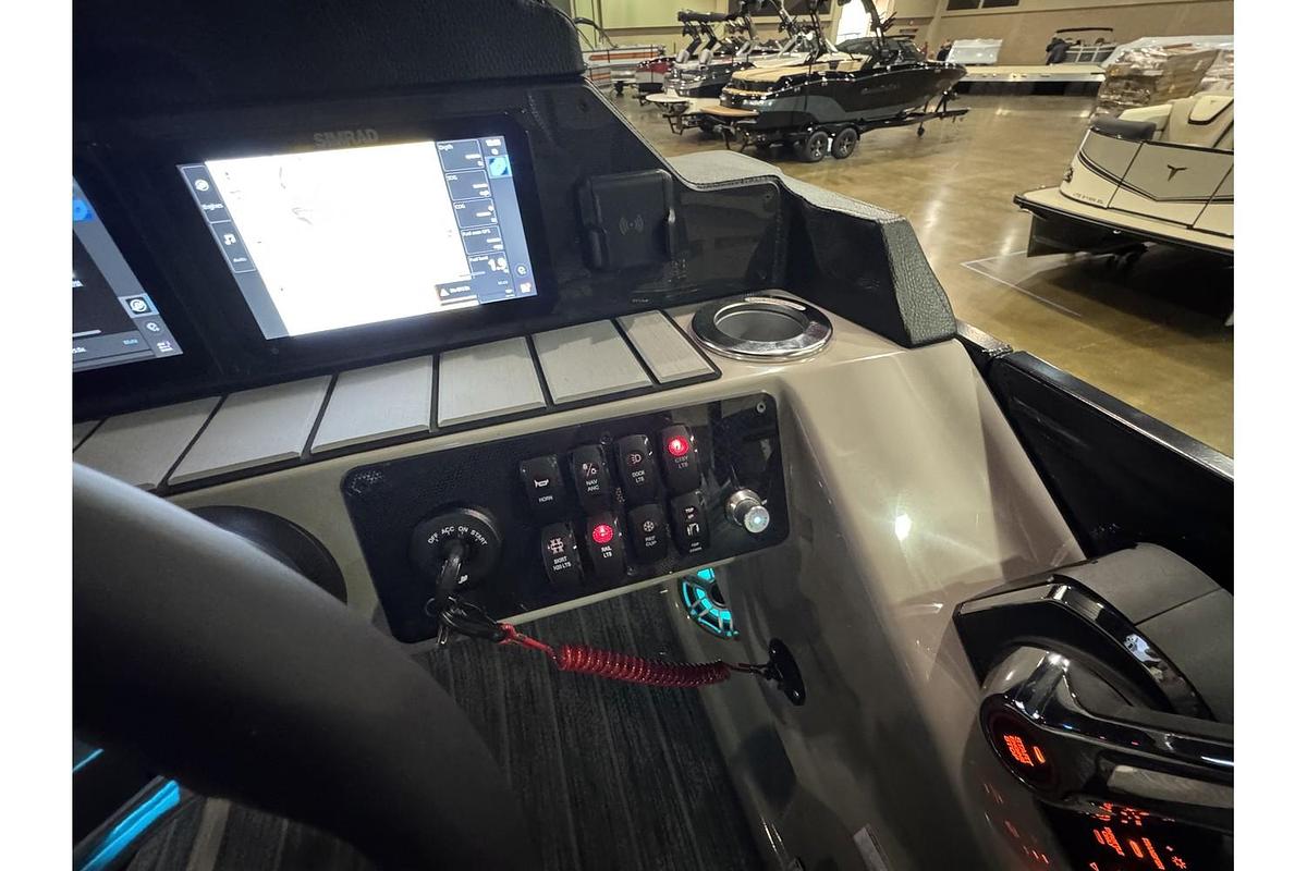 2025 Premier Solaris Rear Social